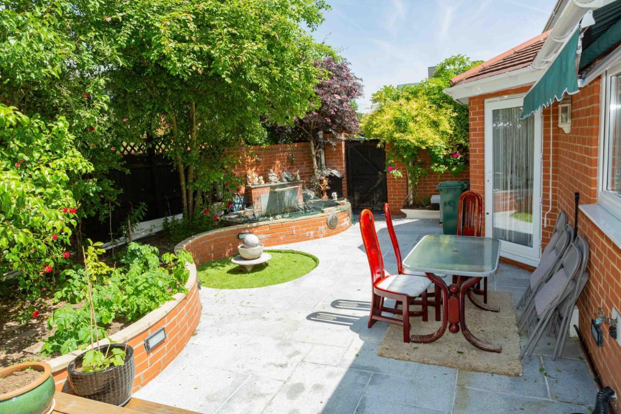 Heathrow Garden House - West Drayton, London - Benjamin Guest House Yiewsley Exterior foto