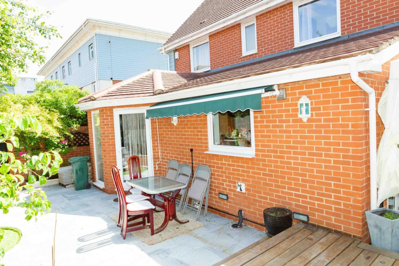 Heathrow Garden House - West Drayton, London - Benjamin Guest House Yiewsley Exterior foto